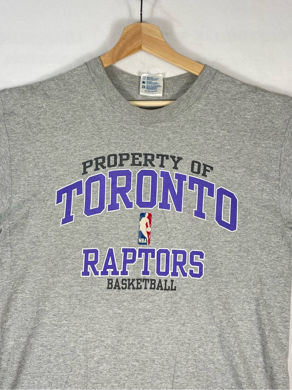 Vintage Bulletin NBA Toronto Raptors Basketball T shirt Made In Canada Sz L